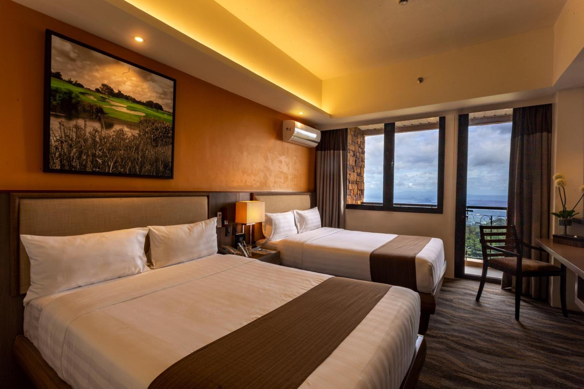 Splendido Hotel Tagaytay City Esterno foto