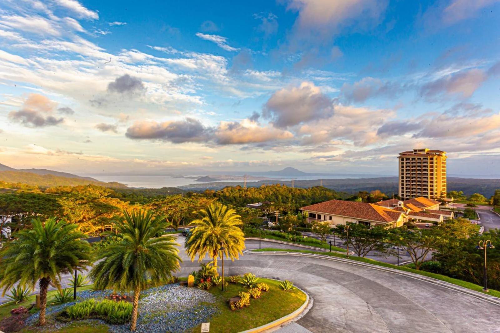 Splendido Hotel Tagaytay City Esterno foto