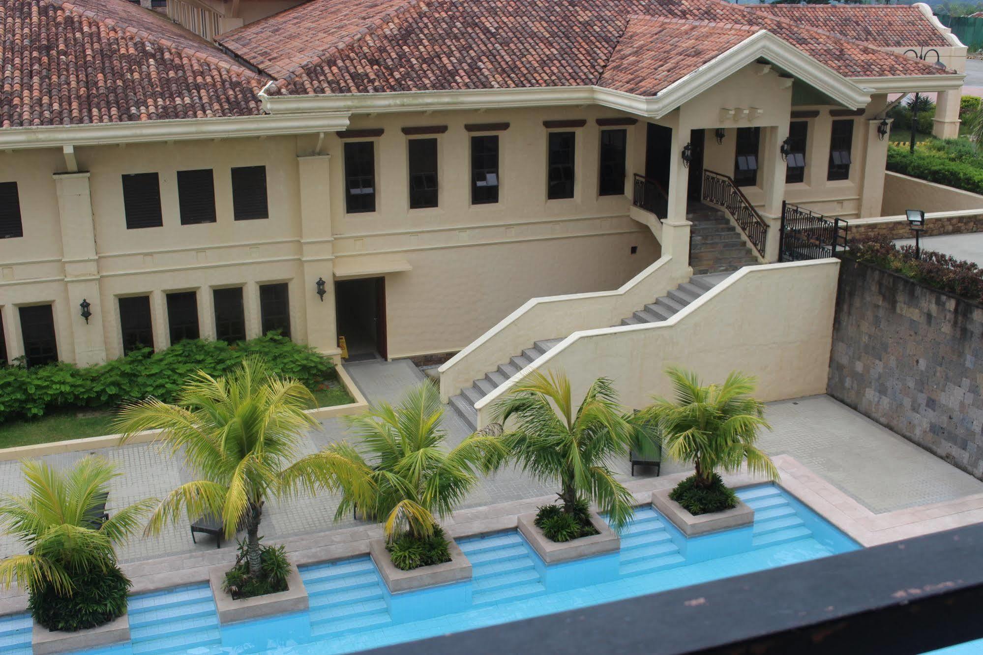 Splendido Hotel Tagaytay City Esterno foto