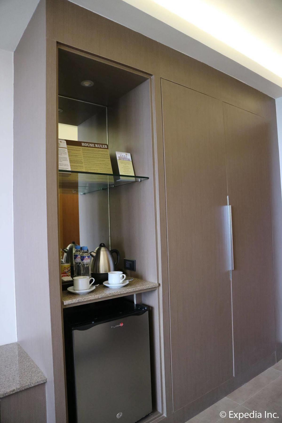 Splendido Hotel Tagaytay City Esterno foto